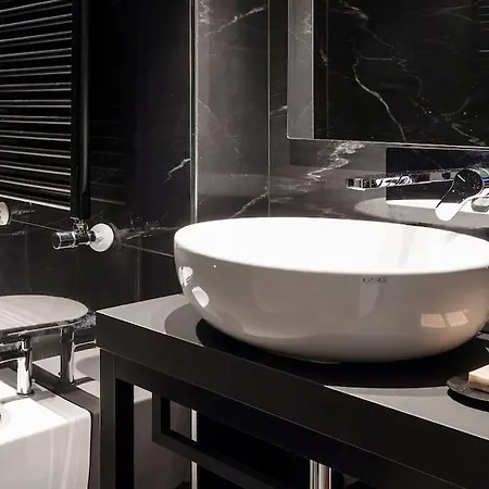 Motor Valley Styled - Luxury By Design Club Collection Appartement *