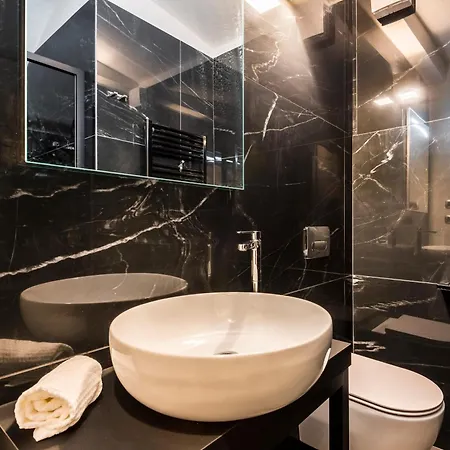 Motor Valley Styled - Luxury By Design Club Collection Appartement